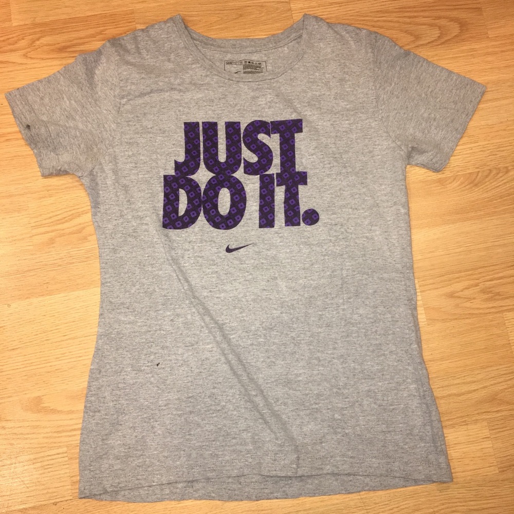 Women’s Nike Shirt
